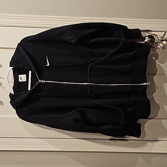 Nike Tops - Womens medium oversized black NIKE zip up hoodie.